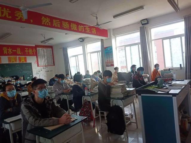 今天,开学!阜阳高三学子率先复课